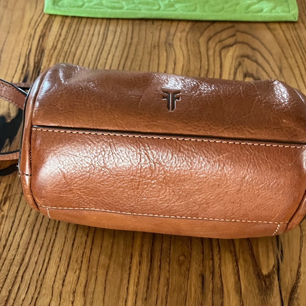 Frye Tan Leather Interior Label Crossbody - Picture 4 of 8